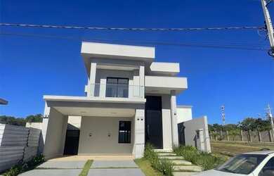 Imagem: A casa em condomínio possui 3 Dormitórios, 5 Banheiros, 230m²