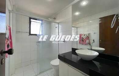 Imagem 7: Amplo apartamento 2 dormitórios andar alto e vista livre por todos os...