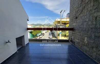 Imagem: A casa possui 3 Dormitórios, 3 Banheiros, 1 Vaga na garagem