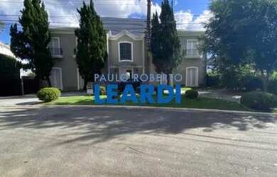 Imagem: A casa em condomínio possui 4 Dormitórios, 4 Banheiros, 5