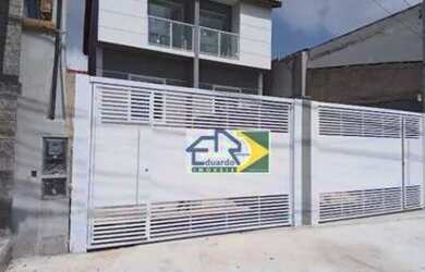 Imagem: A casa possui 2 Dormitórios, 1 Banheiro, 2 Vagas na garagem