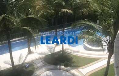 Imagem: A casa em condomínio possui 5 Dormitórios, 5 Banheiros, 5