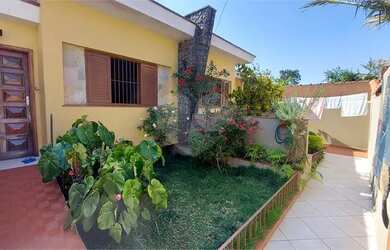 Imagem: A casa possui 3 Dormitórios, 1 Banheiro e 98m² de Área e