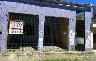 Imagem: A casa possui 3 Dormitórios, 2 Banheiros e está localizado