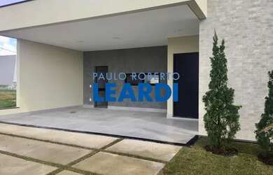 Imagem: A casa em condomínio possui 3 Dormitórios, 4 Banheiros, 4