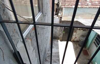 Imagem: A casa possui 2 Dormitórios, 1 Banheiro e está localizado