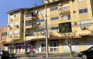 Imagem: O apartamento possui 3 Dormitórios, 1 Banheiro, 1 Vaga na garagem