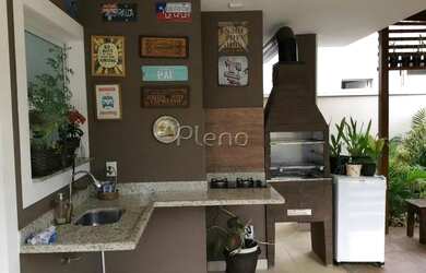 Imagem: A casa possui 3 Dormitórios, 1 Banheiro, 2 Vagas na garagem