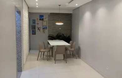 Imagem: A casa possui 2 Dormitórios, 2 Banheiros, 2 Vagas na garagem