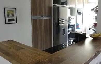 Imagem: O apartamento possui 2 Dormitórios, 1 Banheiro, 1 Vaga na garagem