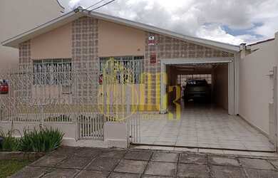 Imagem: A casa possui 2 Dormitórios, 3 Banheiros, 3 Vagas na garagem