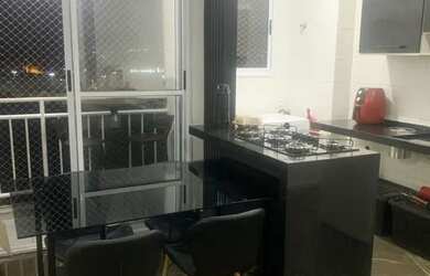 Imagem: O apartamento possui 2 Dormitórios, 1 Banheiro, 1 Vaga na garagem