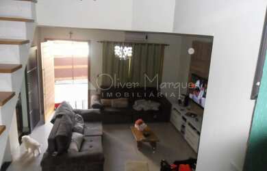 Imagem: A casa possui 4 Dormitórios, 5 Banheiros, 3 Vagas na garagem