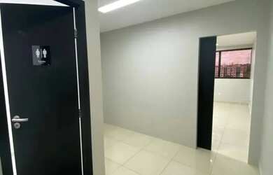 Imagem: O depósito possui 1 Vaga na garagem e 33m² de Área e está