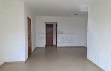 Imagem: O apartamento possui 4 Dormitórios, 5 Banheiros, 3 Vagas na