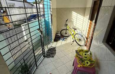 Imagem 5: Sobrado para venda possui 150 metros quadrados com 5 quartos