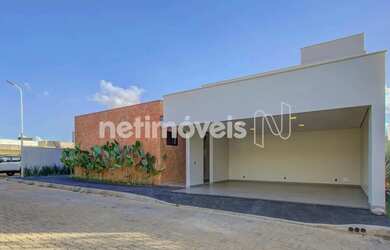 Imagem: A casa possui 3 Dormitórios, 5 Banheiros, 2 Vagas na garagem