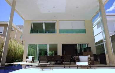 Imagem: A casa em condomínio possui 5 Dormitórios, 5 Banheiros, 4