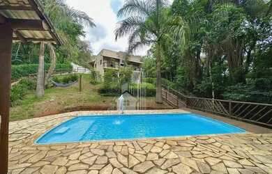 Imagem: A casa em condomínio possui 4 Dormitórios, 3 Banheiros, 5