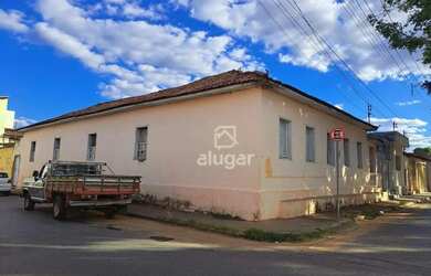 Imagem 2: Casa Residencial de 10 Quartos no Centro de Montes Claros Oportunidade Única