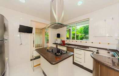 Imagem 9: Casa com piscina no condomínio Villa Lobos