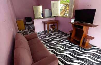 Imagem: A casa possui 2 Dormitórios, 1 Banheiro e está localizado