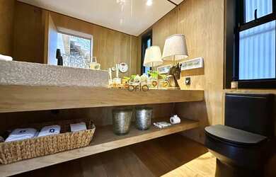 Imagem 8: Mansão beira lago mobiliada e decorada com piscina térmica e 5 suítes...