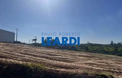 Imagem: O terreno possui 18.000m² de Área e está localizado em Taboão