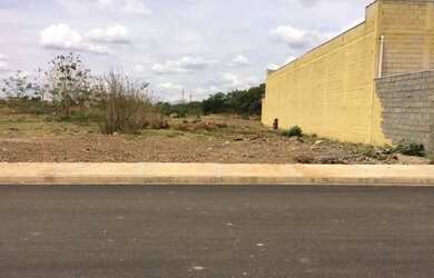 Imagem: O terreno possui 340m² de Área e está localizado em Vila