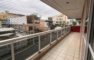 Imagem: O apartamento possui 3 Dormitórios, 2 Banheiros, 2 Vagas na