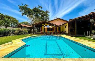 Imagem: A casa em condomínio possui 3 Dormitórios, 1 Banheiro, 3 Vagas