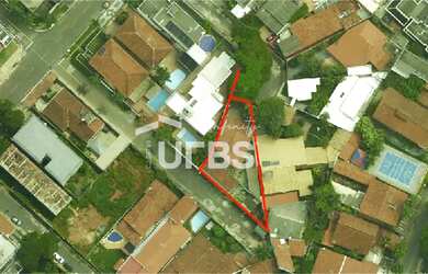 Imagem: A casa possui 5 Dormitórios, 5 Banheiros, 5 Vagas na garagem