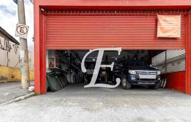 Imagem: O depósito possui 2 Vagas na garagem e 520m² de Área e está