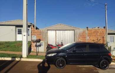 Imagem: A casa possui 2 Dormitórios, 2 Banheiros, 160m² de Área e