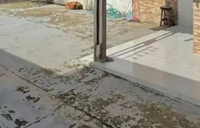 Imagem: A casa possui 2 Dormitórios, 2 Banheiros, 2 Vagas na garagem