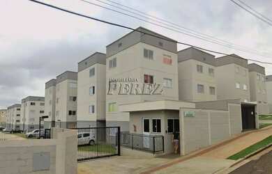 Imagem: O apartamento possui 2 Dormitórios, 1 Banheiro, 1 Vaga na garagem