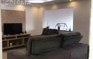 Imagem: A casa possui 3 Dormitórios, 3 Banheiros, 4 Vagas na garagem