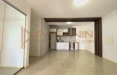 Imagem: O apartamento possui 2 Dormitórios, 2 Banheiros, 2 Vagas na