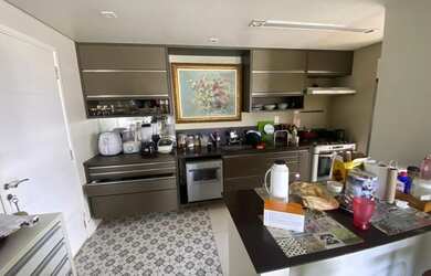 Imagem: O apartamento possui 2 Dormitórios, 2 Banheiros, 2 Vagas na