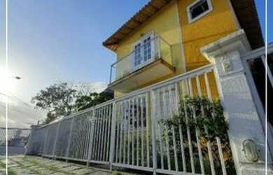 Imagem: A casa possui 3 Dormitórios, 3 Banheiros, 1 Vaga na garagem