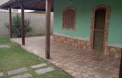 Imagem: A casa possui 3 Dormitórios, 3 Banheiros, 3 Vagas na garagem