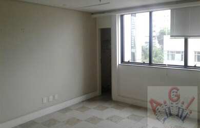 Imagem: O depósito possui 1 Vaga na garagem, 40m² de Área e está