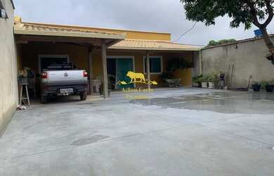 Imagem: A casa possui 2 Dormitórios, 1 Banheiro, 4 Vagas na garagem