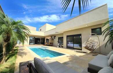 Imagem: A casa em condomínio possui 3 Dormitórios, 5 Banheiros, 4