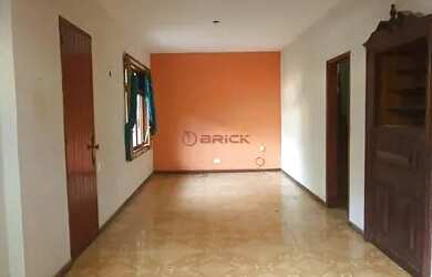 Imagem: A casa possui 4 Dormitórios, 3 Banheiros, 2 Vagas na garagem