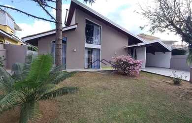 Imagem: A casa em condomínio possui 4 Dormitórios, 5 Banheiros, 5