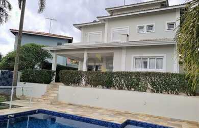 Imagem: A casa em condomínio possui 4 Dormitórios, 5 Banheiros, 4