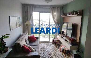 Imagem: O apartamento possui 3 Dormitórios, 1 Banheiro, 1 Vaga na garagem