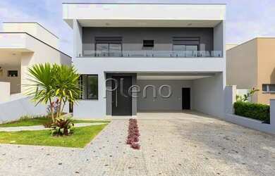 Imagem: A casa em condomínio possui 5 Dormitórios, 5 Banheiros, 2