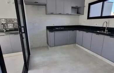 Imagem: A casa em condomínio possui 3 Dormitórios, 3 Banheiros, 2